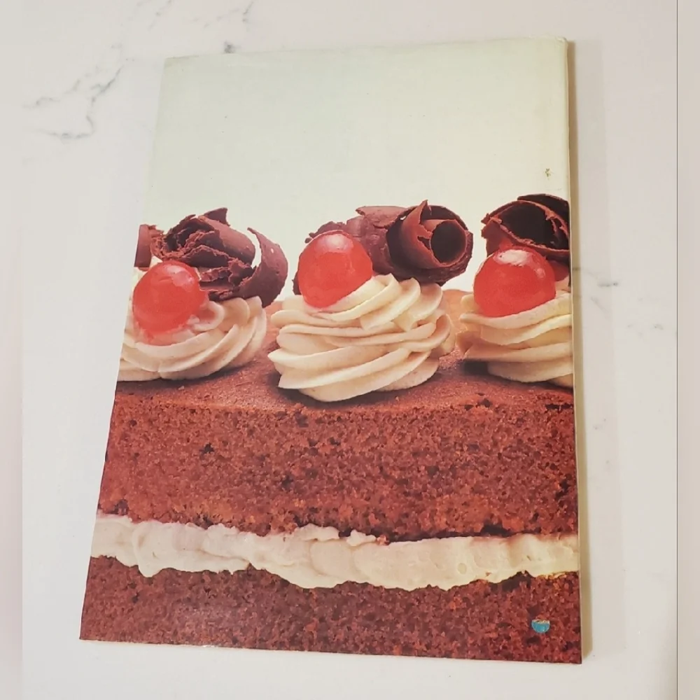 BOGO Vintage.The Color Book of Cakes & Cake Frostings